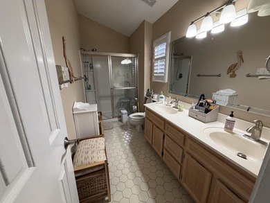 Wonderful 3br/2ba home in The Knoll at River Hills with a