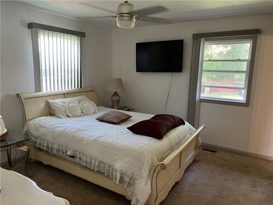 Move-in-ready 3BR-2BA brick and vinyl home with 2,216 SQFT on 0 - photo 16