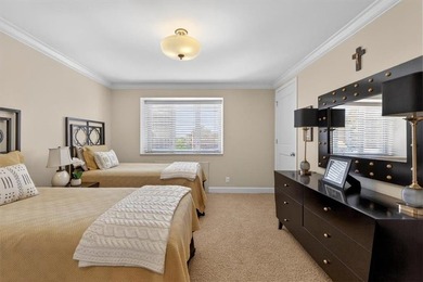 Wow, the view is spectacular! This North facing 2 bed, 2 bath - photo 18