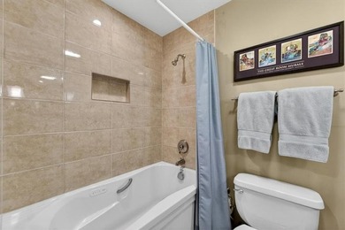 Wow, the view is spectacular! This North facing 2 bed, 2 bath - photo 20