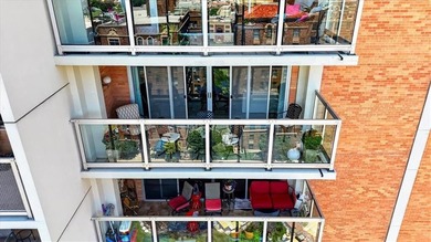 Wow, the view is spectacular! This North facing 2 bed, 2 bath - photo 25