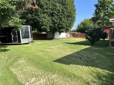 Move-in-ready 3BR-2BA brick and vinyl home with 2,216 SQFT on 0 - photo 31