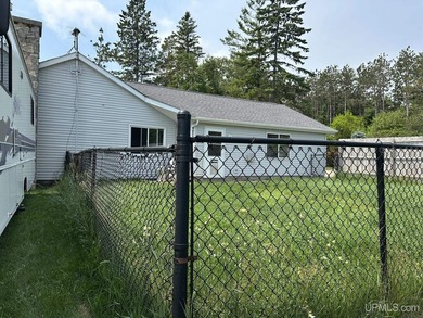 Wake up every morning to sweeping lake views and 200 feet of - photo 31