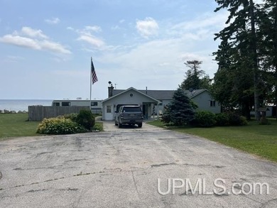 Wake up every morning to sweeping lake views and 200 feet of - photo 32