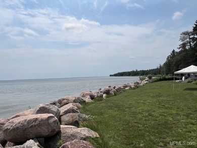 Wake up every morning to sweeping lake views and 200 feet of - photo 34