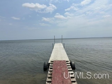 Wake up every morning to sweeping lake views and 200 feet of - photo 38