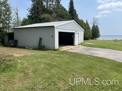 Wake up every morning to sweeping lake views and 200 feet of - photo 44