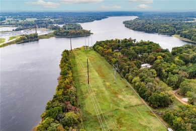 Gently sloping and beautifully positioned along the lake, this - photo 5