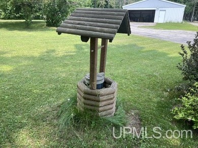 Wake up every morning to sweeping lake views and 200 feet of - photo 48