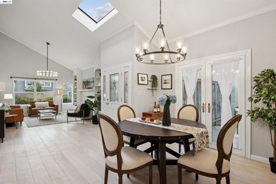 Elegant and inviting Bay Isle Pt. residence offering 3 bedrooms - photo 6