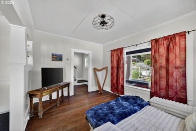 Timeless Craftsman character meets updated urban-industrial - photo 11