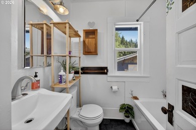 Timeless Craftsman character meets updated urban-industrial - photo 19
