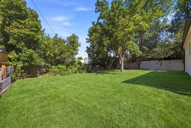 Fresh, updated, and move-in ready! This 4-bedroom, 2-bath home - photo 23
