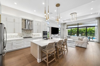 Magnificently appointed and designer decorated Venice model in - photo 9