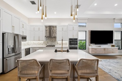 Magnificently appointed and designer decorated Venice model in - photo 10