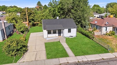 Fresh, updated, and move-in ready! This 4-bedroom, 2-bath home - photo 30