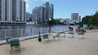 Motivated seller. Nice 1 Bedroom / 1.5 Bath condo in Three