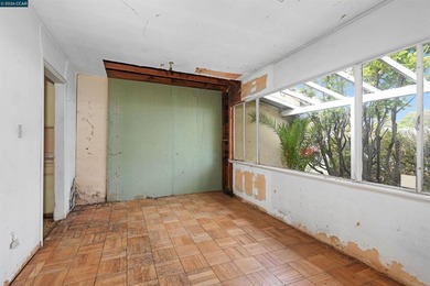OPEN HOUSE Sunday June 7th 2-4pm . Back on the market, this long - photo 6