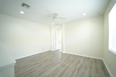 Lovely and spacious Townhome. First floor is all tile formal - photo 8