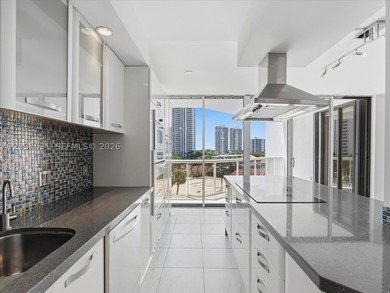Located in the heart of Aventura! With a beautiful city and - photo 1