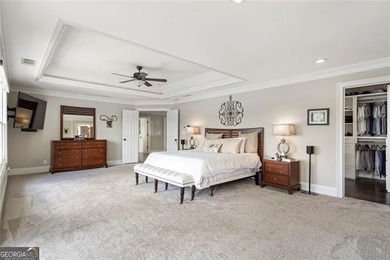 Tucked away on a quiet cul-de-sac in the prestigious Windward - photo 33
