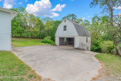 Charming home full of timeless character, built in an era when - photo 3