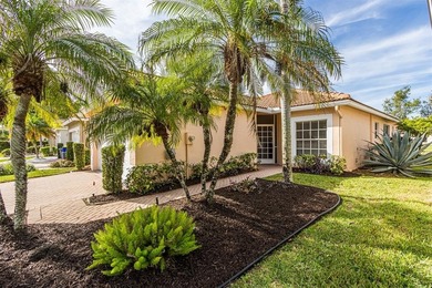 (private lake, pond, creek) Home For Sale in Boynton Beach Florida
