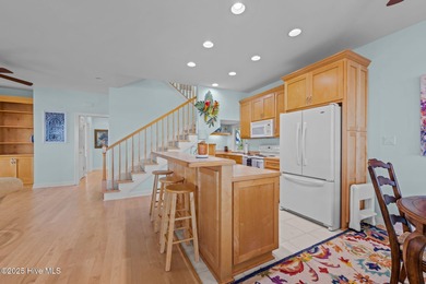 Welcome to this inviting waterfront retreat located in the - photo 6