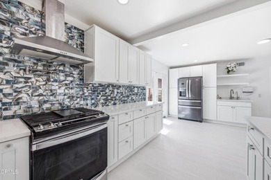 Beautifully Renovated End Unit Home in the Heart of Ventura! - photo 7