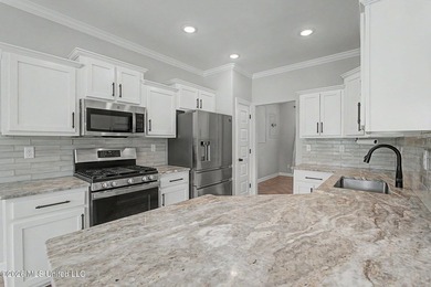 Great 4 Bedroom home in the Lakes of Nicholas with its community - photo 11