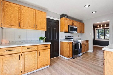 JUST 2 BLOCKS FROM THE OCEAN! Welcome to 1046 Jaccard Street - photo 18