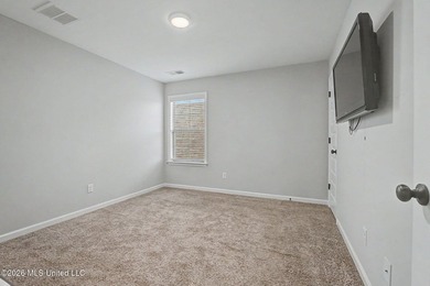 Great 4 Bedroom home in the Lakes of Nicholas with its community - photo 20