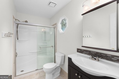 Beautiful brick-front 5-bedroom, 3.5-bath home located in East - photo 26
