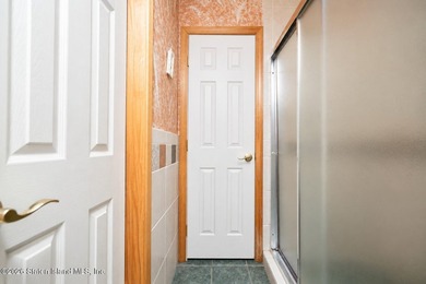 This detached four to five bedroom one family home located in - photo 26