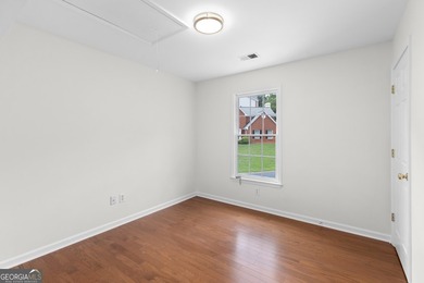 Beautiful brick-front 5-bedroom, 3.5-bath home located in East - photo 29