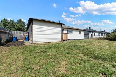 JUST 2 BLOCKS FROM THE OCEAN! Welcome to 1046 Jaccard Street - photo 31