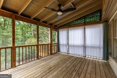 Beautiful brick-front 5-bedroom, 3.5-bath home located in East - photo 46