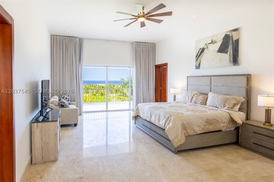 Exclusive villa located in the prestigious community of Las - photo 1