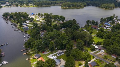LAKE MURRAY LIVING WITHOUT THE LAKEFRONT PRICE! Welcome to this - photo 8