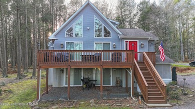 Placid Lake Home For Sale in Albrightsville Pennsylvania