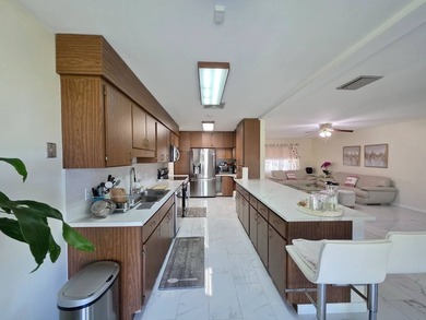 LAKE OKEECHOBEE ACCESS - Exceptional brick home situated on a - photo 11