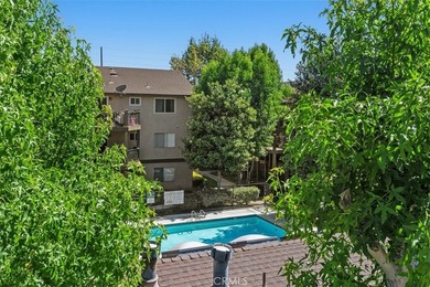 Welcome to this beautiful two-bedroom, two-bathroom home nestled - photo 12