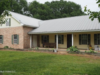 This 6-house poultry broiler farm, situated just north of - photo 3
