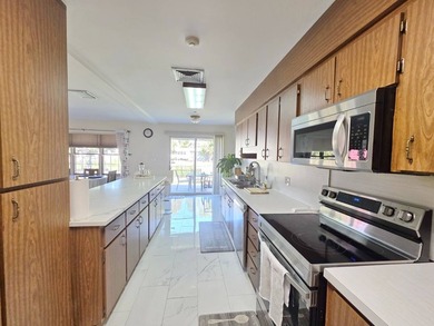 LAKE OKEECHOBEE ACCESS - Exceptional brick home situated on a - photo 13