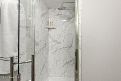 Completely updated and remodeled 3 bedroom Highlands condo - photo 14