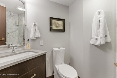 Completely updated and remodeled 3 bedroom Highlands condo - photo 15