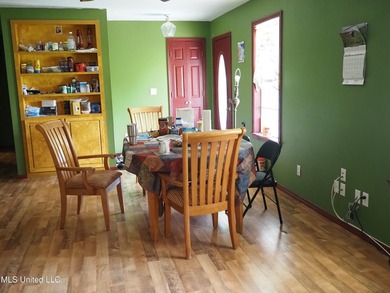 This 6-house poultry broiler farm, situated just north of - photo 8