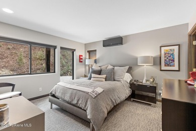Completely updated and remodeled 3 bedroom Highlands condo - photo 22