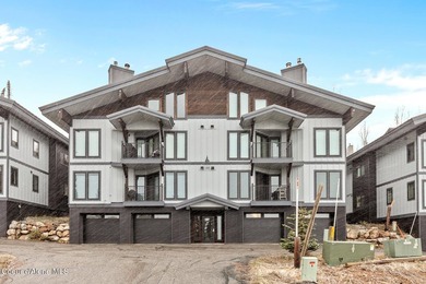 Completely updated and remodeled 3 bedroom Highlands condo - photo 29