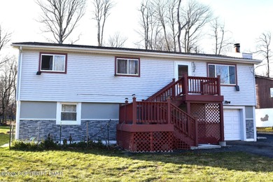 Dresser Lake Home For Sale in Tobyhanna Pennsylvania